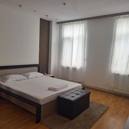 Aparthotel Yanis Bükreş Dış mekan fotoğraf